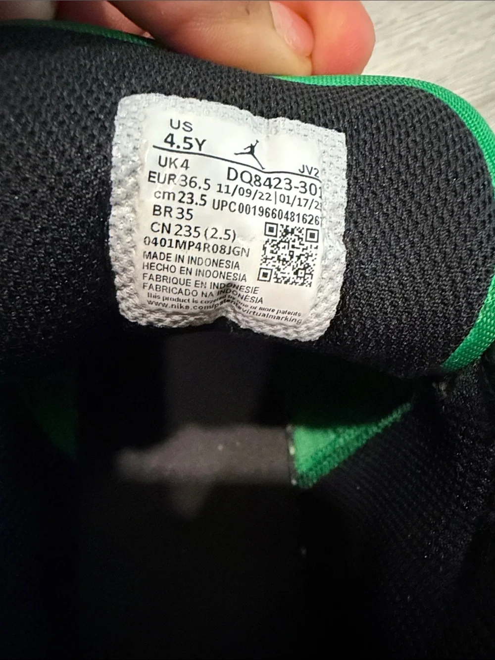 Nike Kids High-Top Sneakers in Green and White